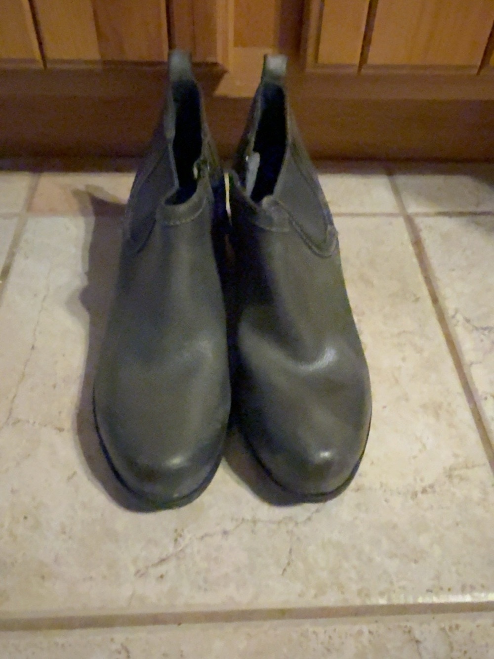 Dansko Harlene ankle boots (EU 38; US 7.5-8) in Charcoal Distressed leather.